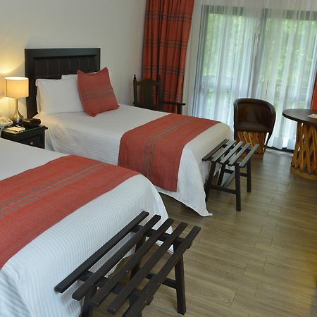 Best Western Plus Posada De Don Vasco Patzcuaro Exterior photo A room at the hotel