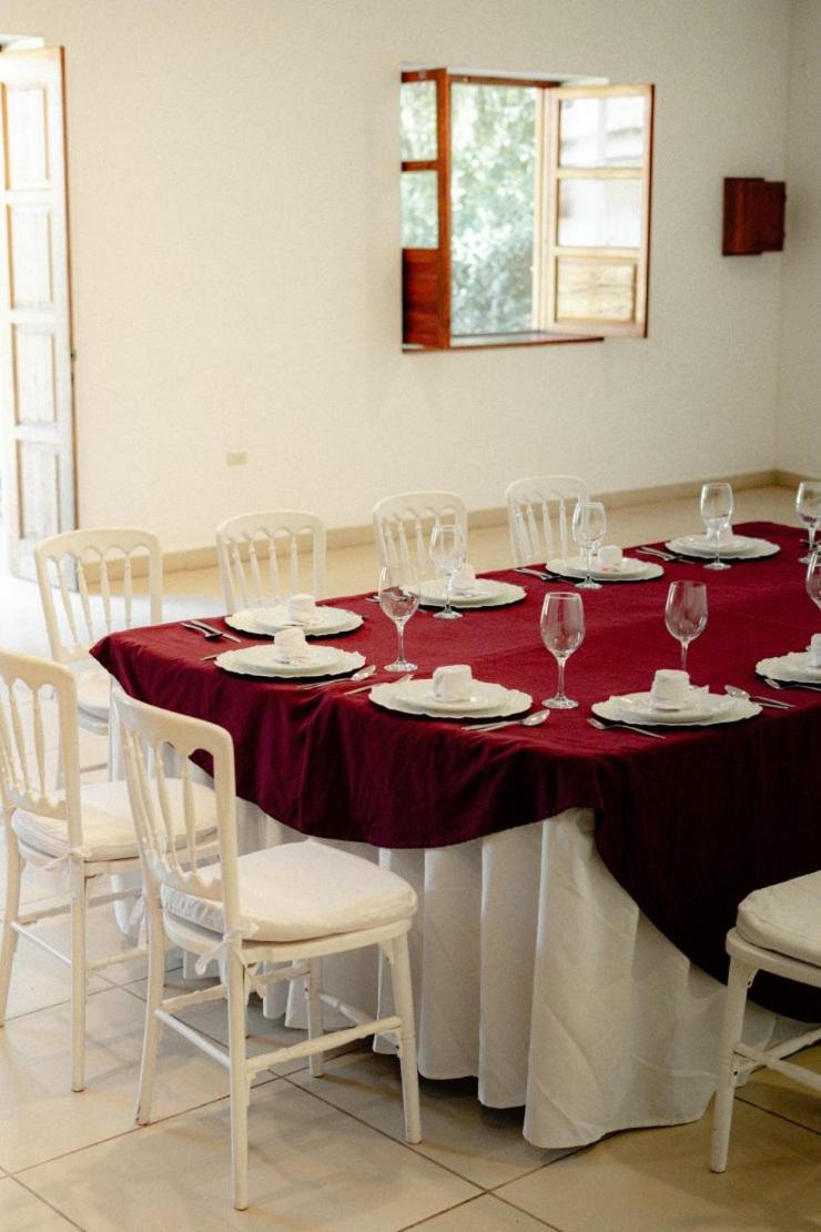 Best Western Plus Posada De Don Vasco Patzcuaro Exterior photo A table set for a meal