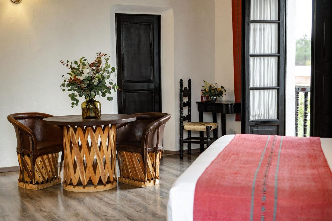 Best Western Plus Posada De Don Vasco Patzcuaro Exterior photo Interior of the hotel