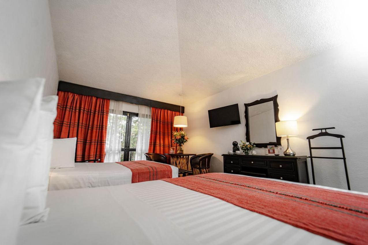 Best Western Plus Posada De Don Vasco Patzcuaro Exterior photo A room at the hotel