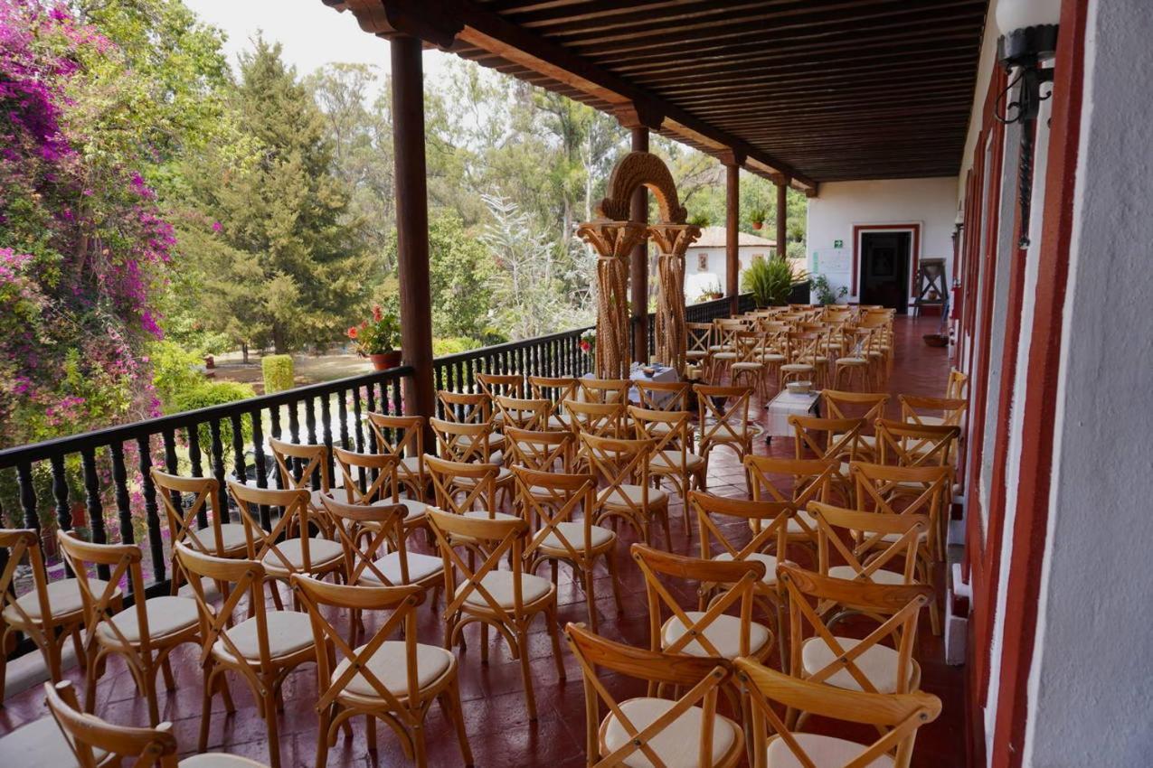 Best Western Plus Posada De Don Vasco Patzcuaro Exterior photo The patio of the Hacienda San José