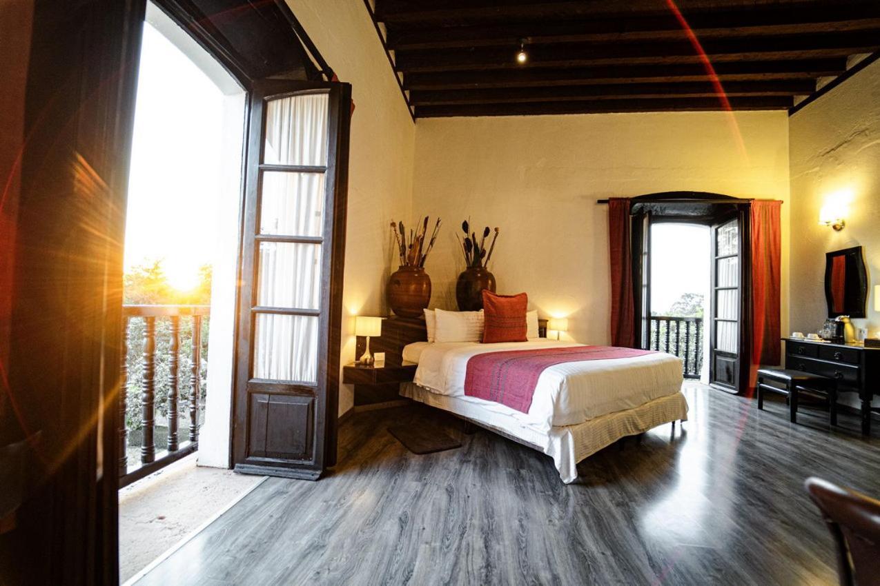 Best Western Plus Posada De Don Vasco Patzcuaro Exterior photo A room at the hotel